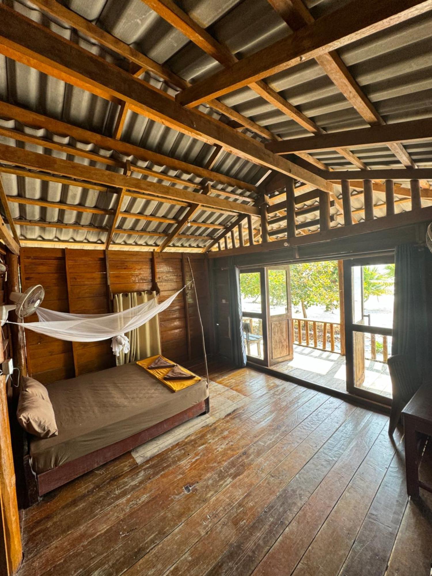 Rafikis Hostel Pulau Koh Rong Bagian luar foto