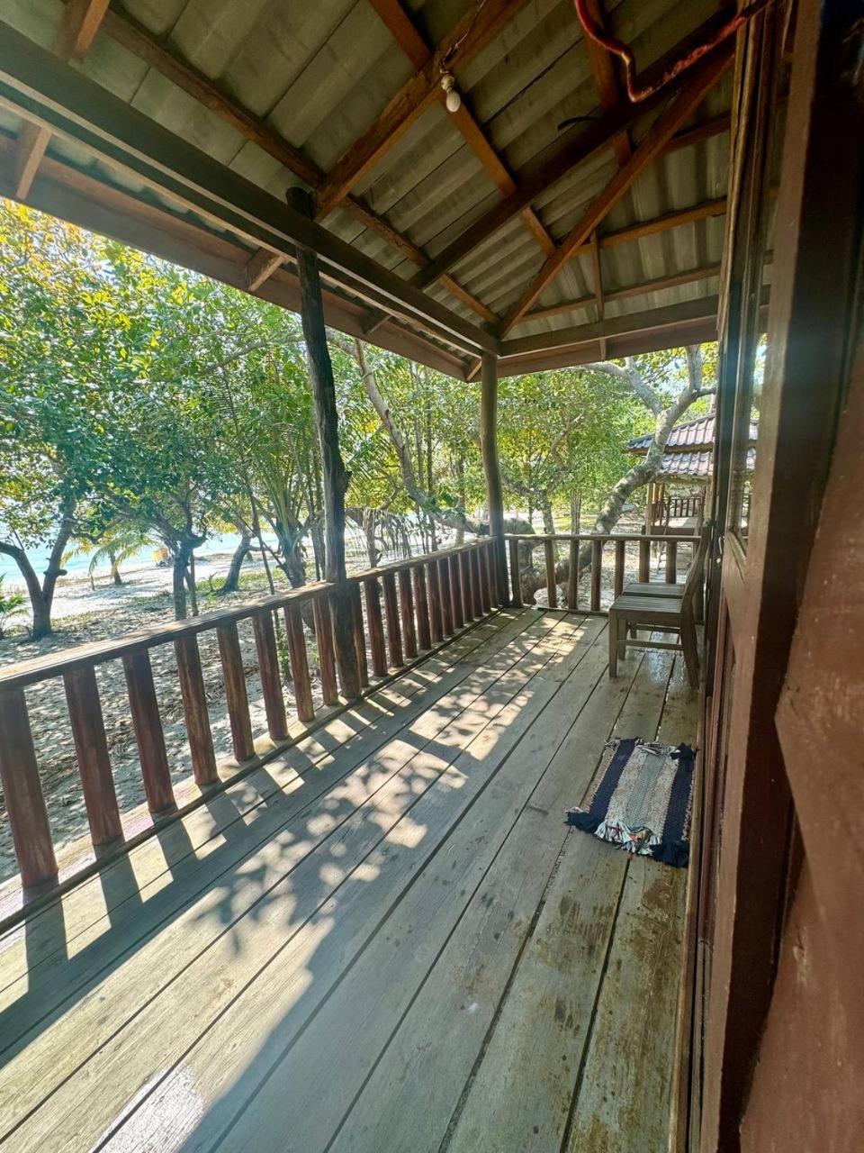 Rafikis Hostel Pulau Koh Rong Bagian luar foto